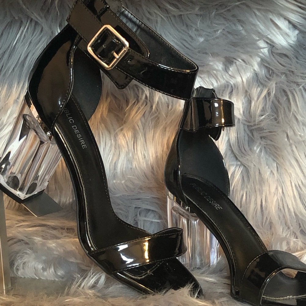High Heels - Picture 3 of 7